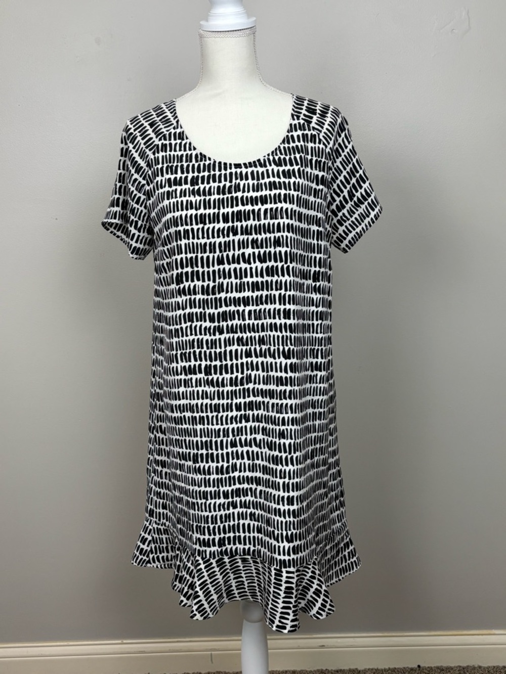 Garnet Hill Dress Womens 10 Black White Olivia Silk Geometric A-Line Swing Mini‎